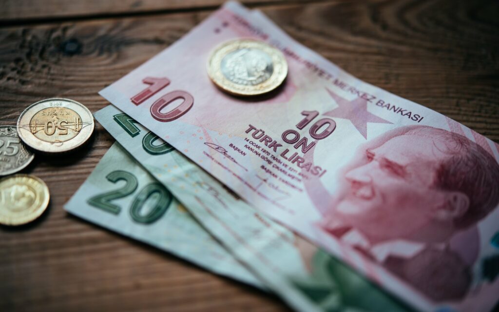 Türkiye'ye Giriş Yasağı Alan Yabancılar İdari Para Cezasını Ödemeden Tekrar Giriş Yapabilir mi