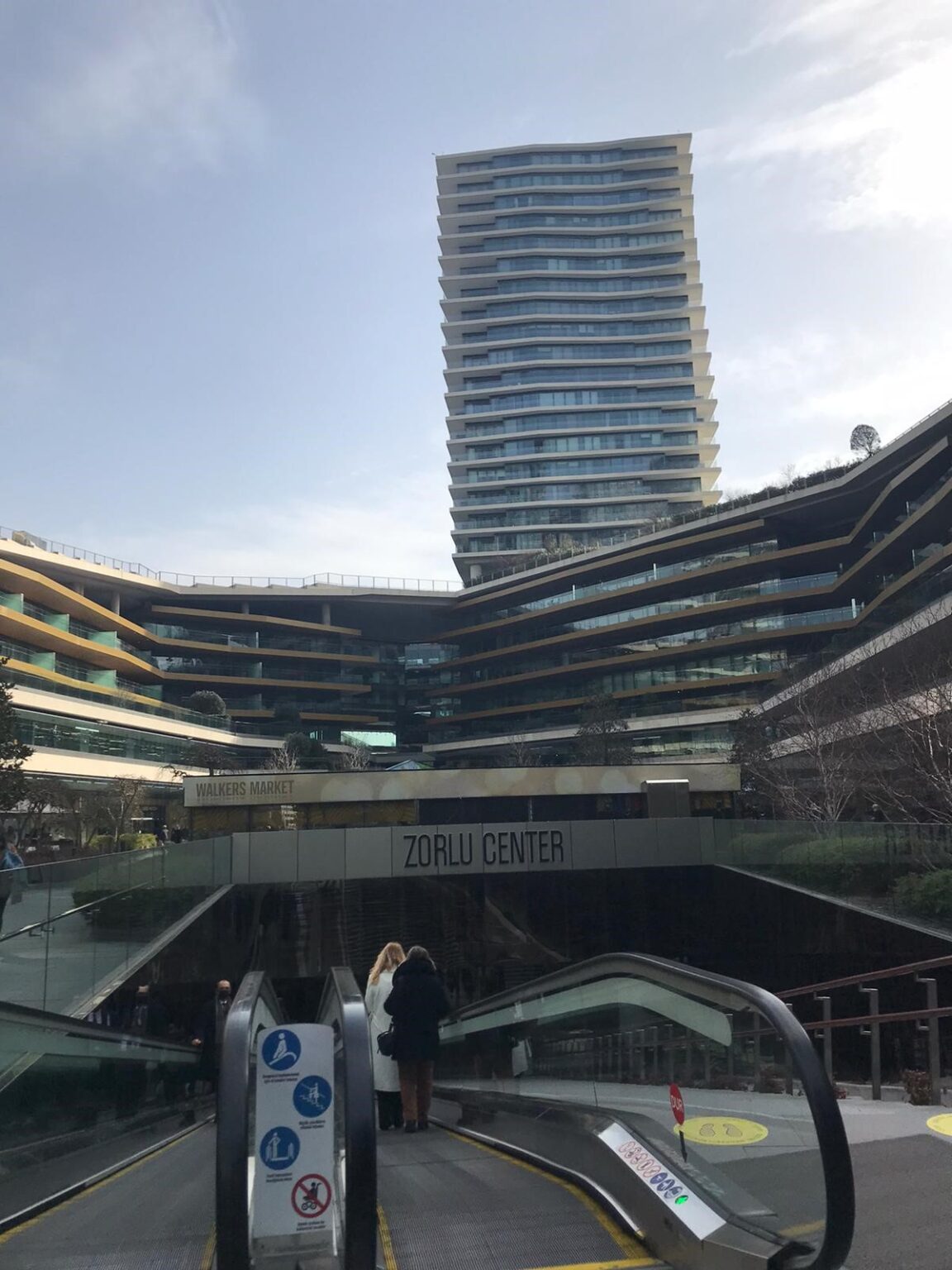 Один из самых больших торговых центров Стамбула – Zorlu